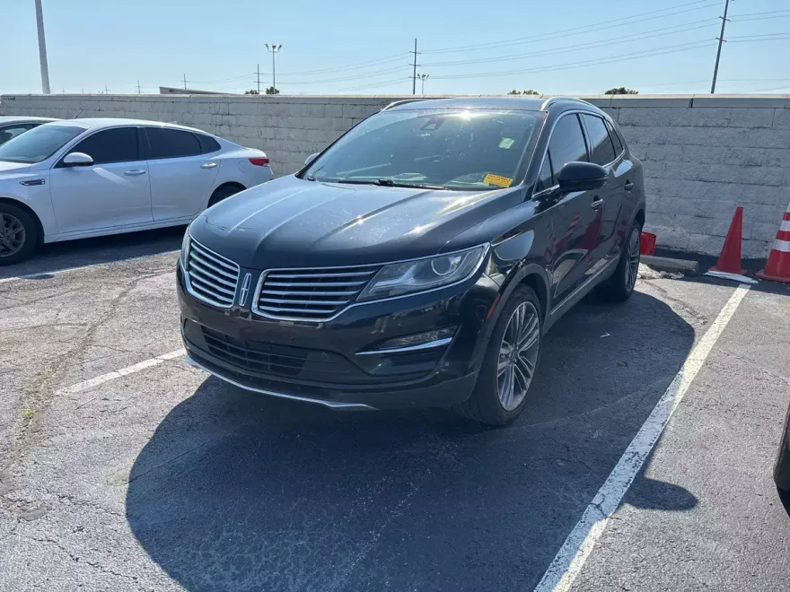 2015 Lincoln MKC Base photo 1