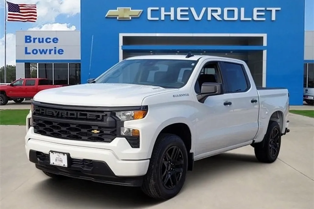 2025 Chevrolet Silverado 1500 Custom photo 1
