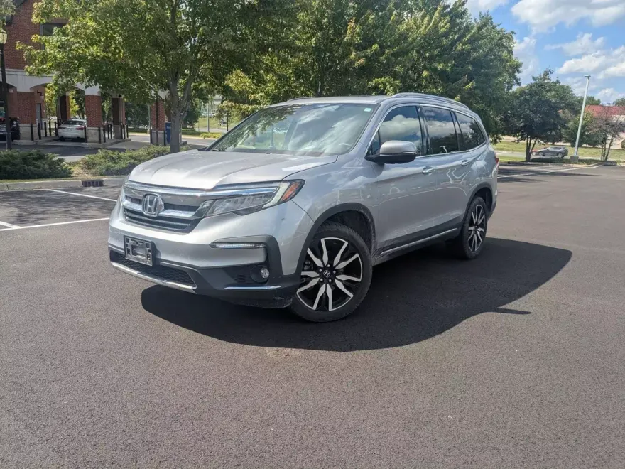 2020 Honda Pilot Touring photo 1