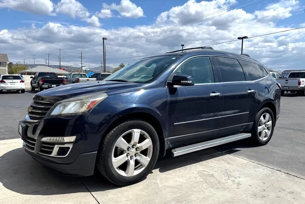 2017 Chevrolet Traverse Premier photo 1