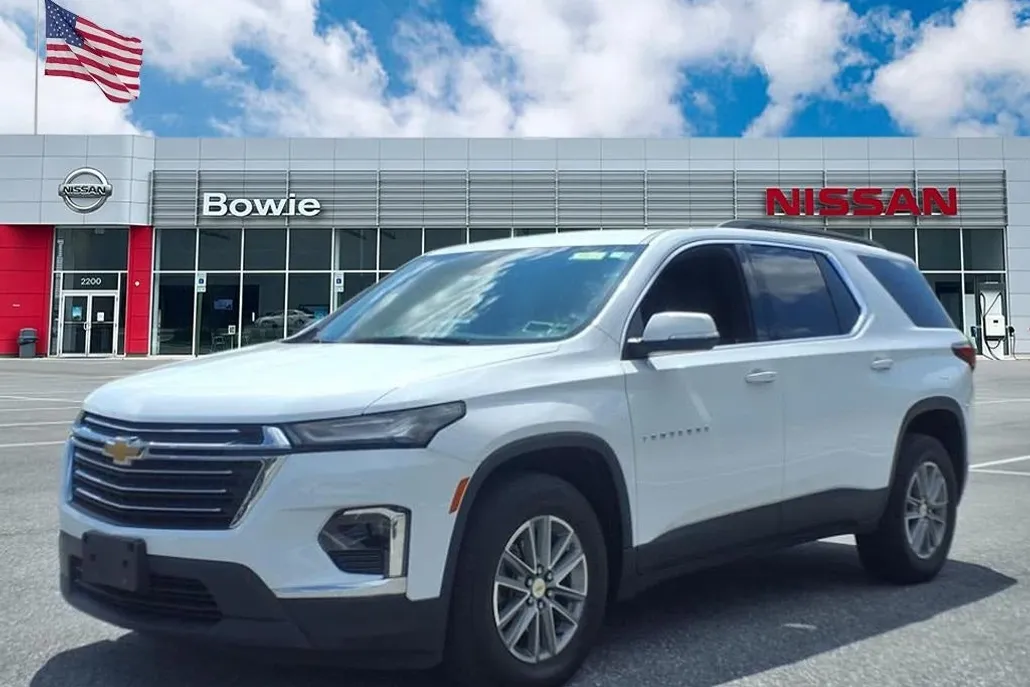 2023 Chevrolet Traverse 1LT photo 1