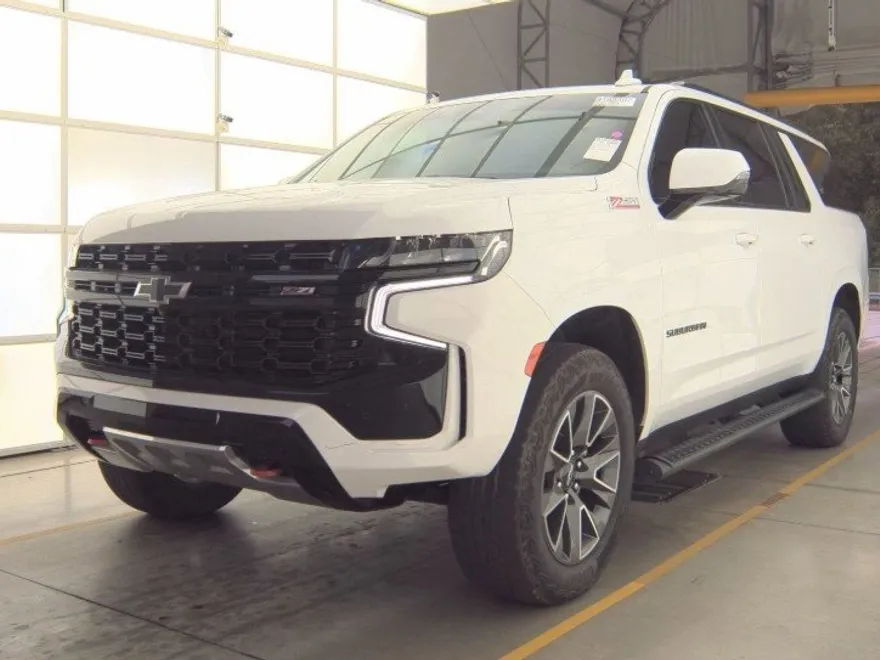 2023 Chevrolet Suburban Z71 photo 1