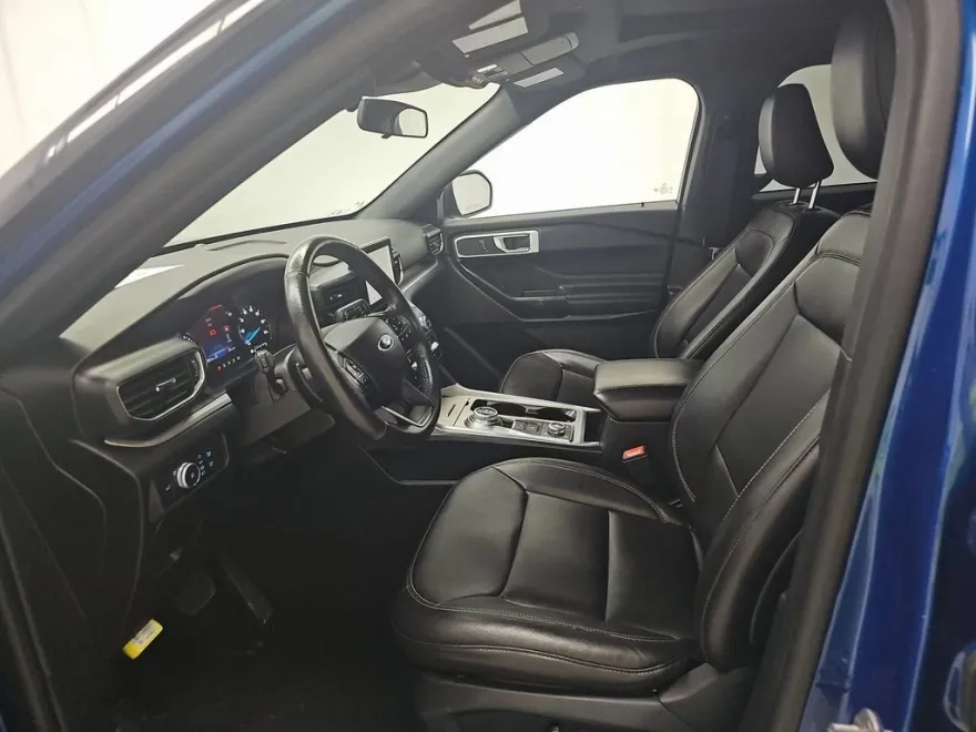 2020 Ford Explorer XLT photo 1