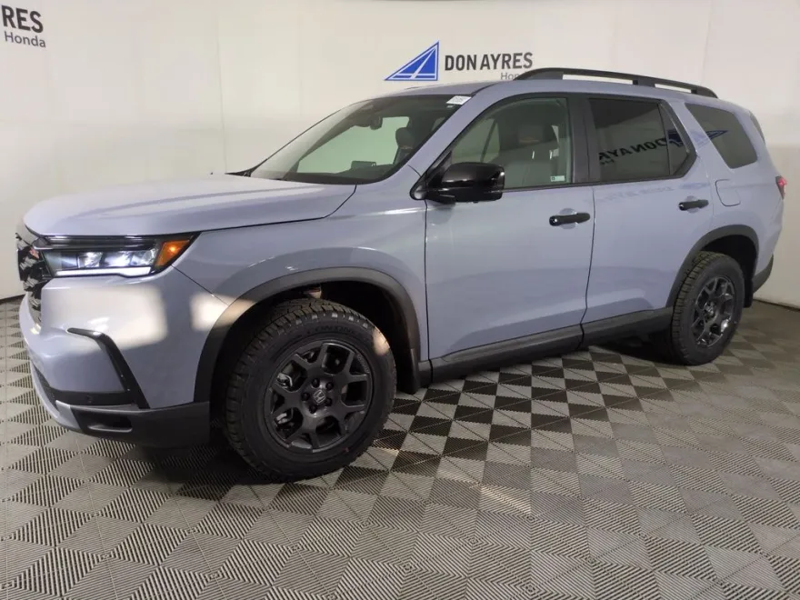 2025 Honda Pilot TrailSport photo 1