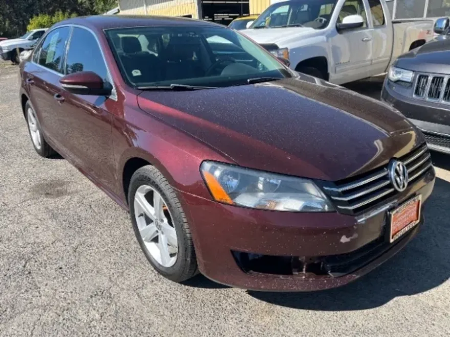 2012 Volkswagen Passat SE photo 1