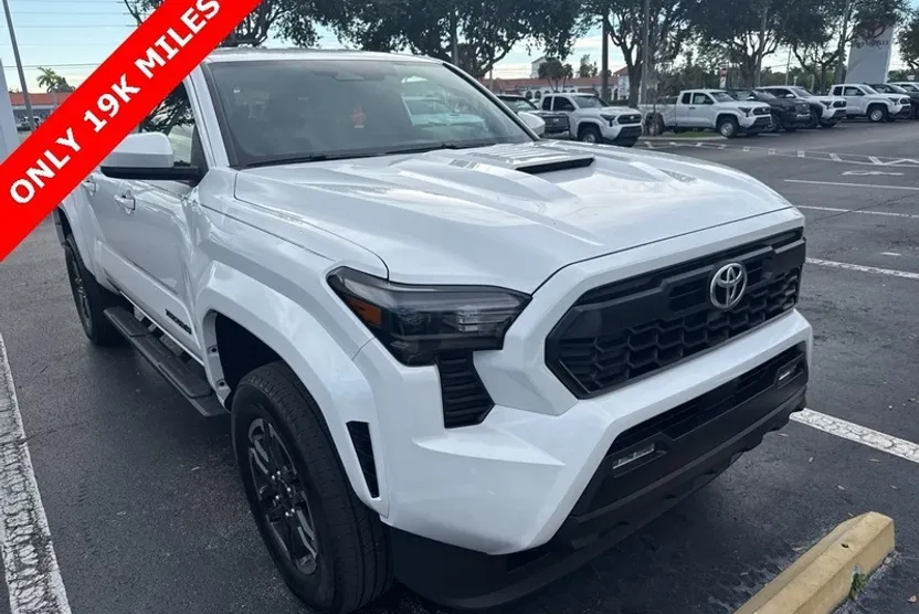 2024 Toyota Tacoma TRD Sport photo 1