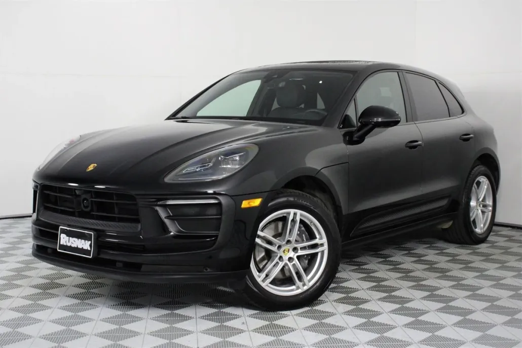 2025 Porsche Macan photo 1