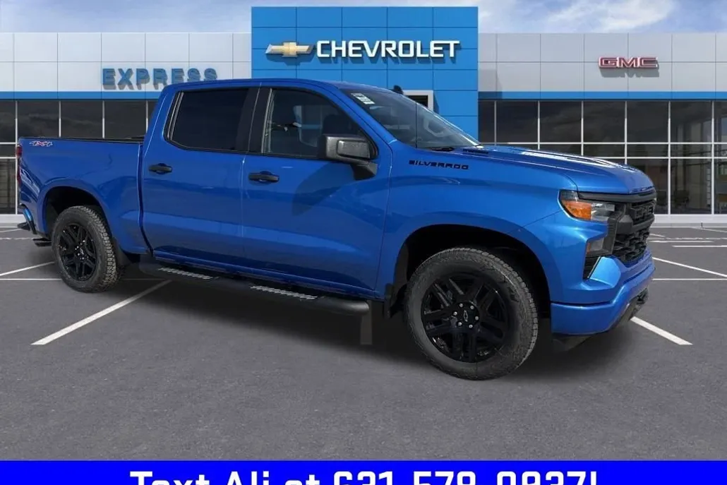 2025 Chevrolet Silverado 1500 Custom photo 1
