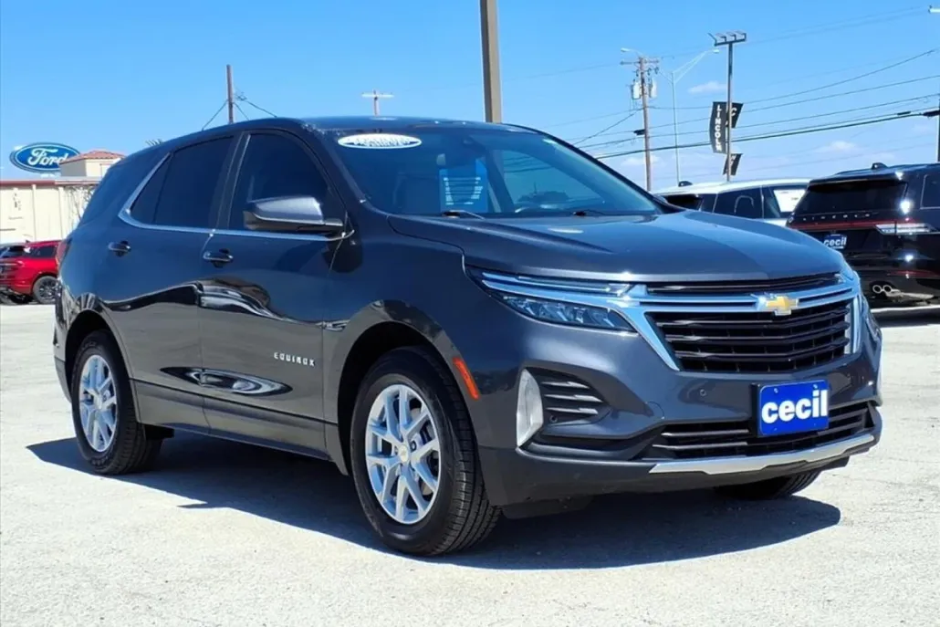 2023 Chevrolet Equinox LT photo 1
