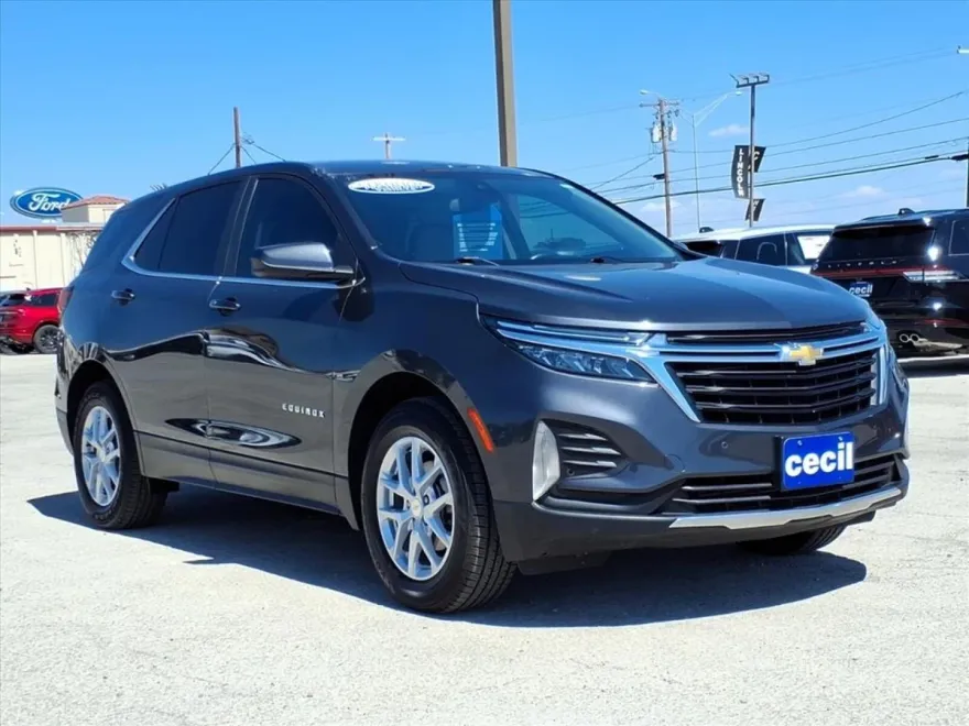 2023 Chevrolet Equinox LT photo 1