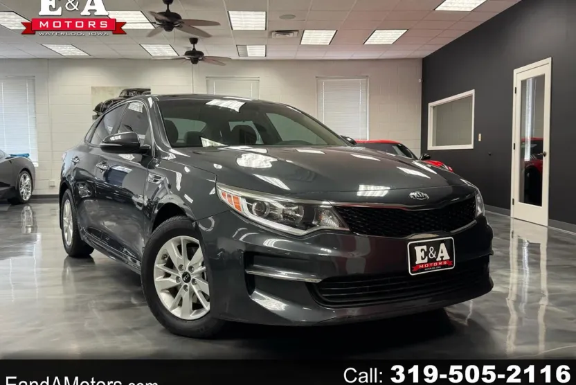 2017 Kia Optima LX photo 1