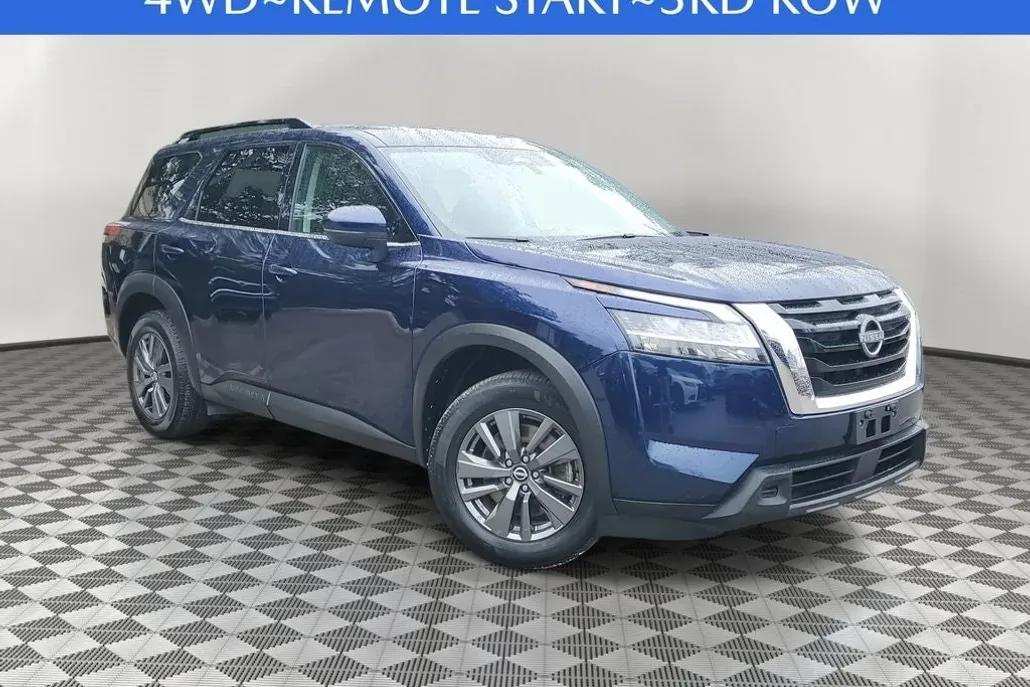 2022 Nissan Pathfinder SV photo 1