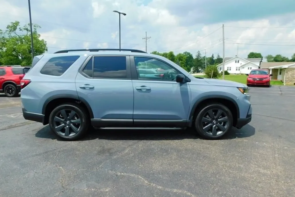 2025 Honda Pilot Sport photo 1