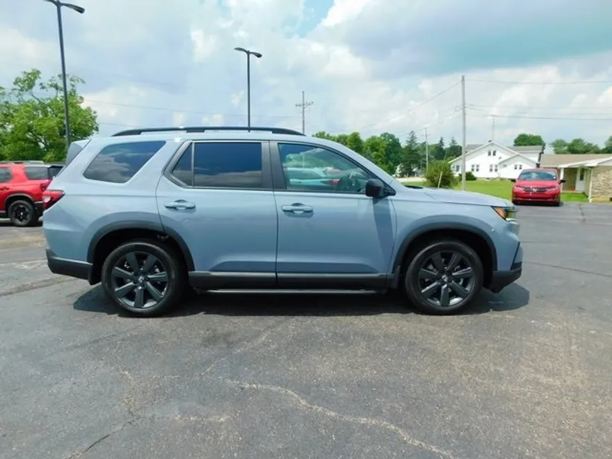 2025 Honda Pilot Sport photo 1