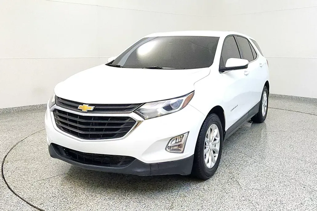 2019 Chevrolet Equinox LT photo 1