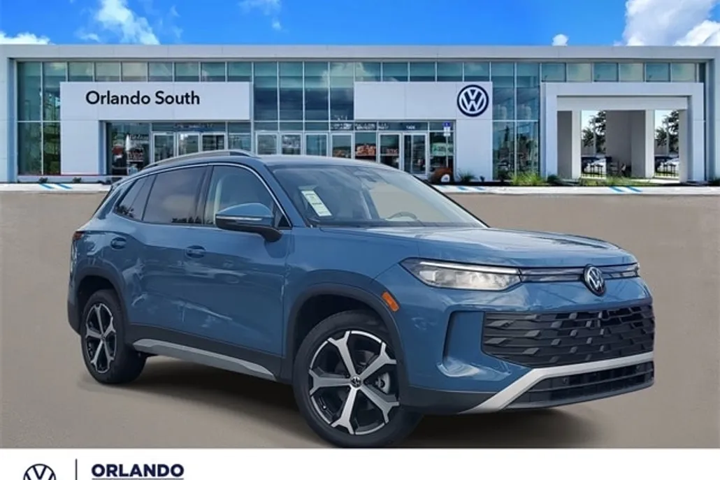 2025 Volkswagen Tiguan SE photo 1
