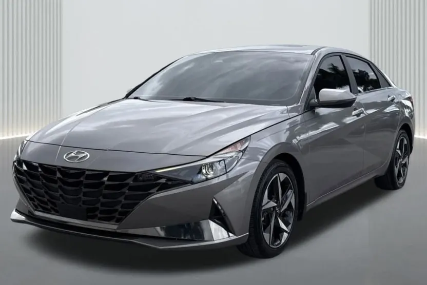 2022 Hyundai Elantra SEL photo 1