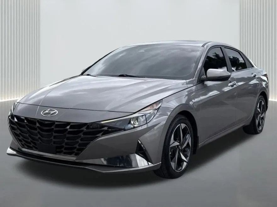 2022 Hyundai Elantra SEL photo 1