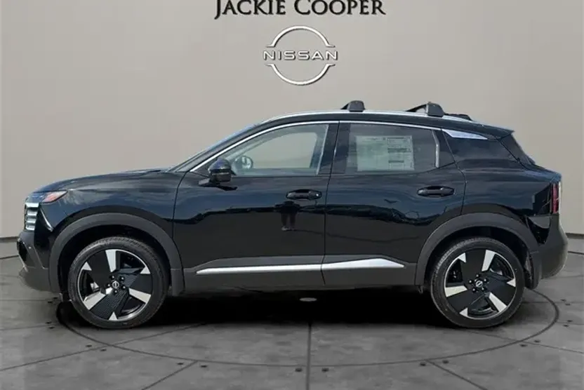 2026 Nissan Kicks SR photo 1