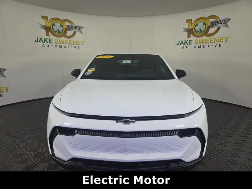 2025 Chevrolet Equinox EV 1LT photo 1