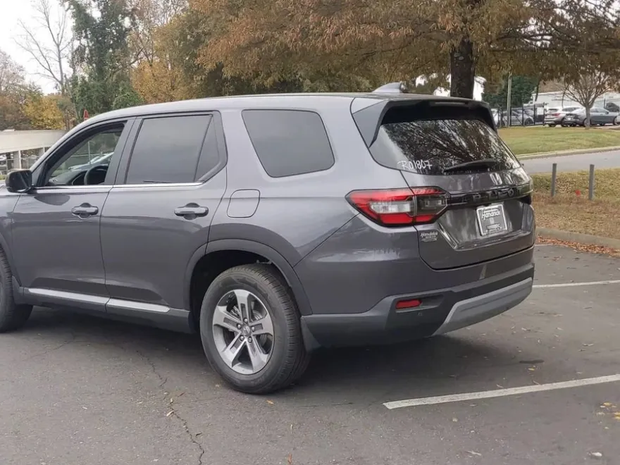 2025 Honda Pilot EX-L photo 1