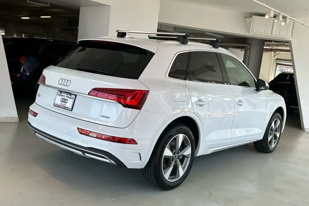 2022 Audi Q5 Premium Plus 40 TFSI photo 1