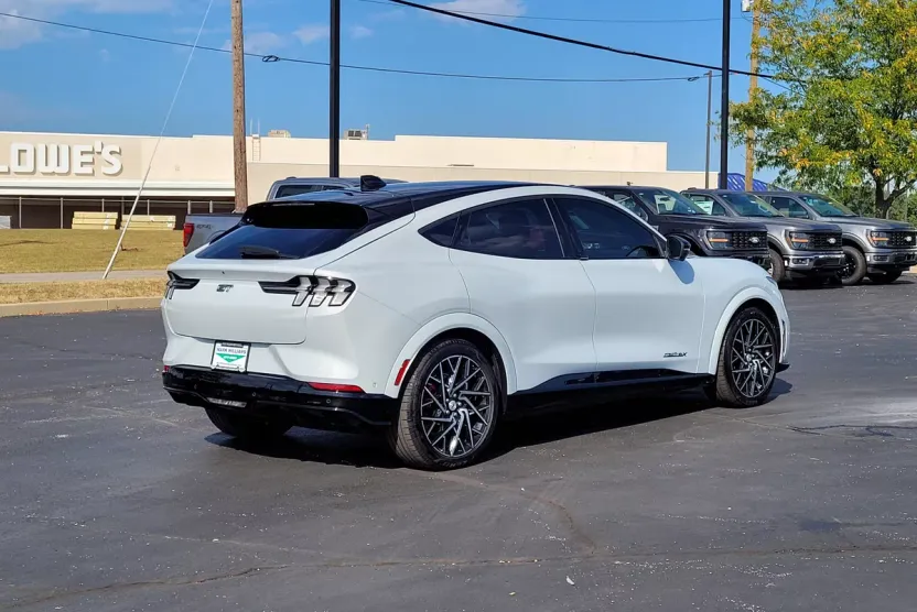 2023 Ford Mustang Mach-E GT photo 1