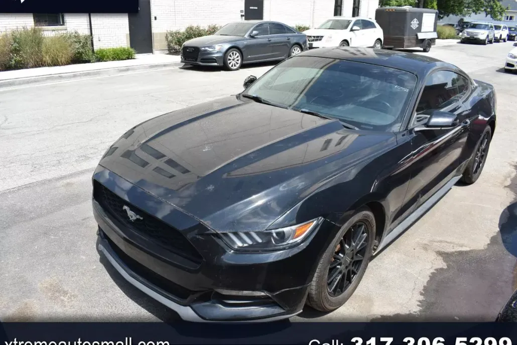 2017 Ford Mustang V6 photo 1