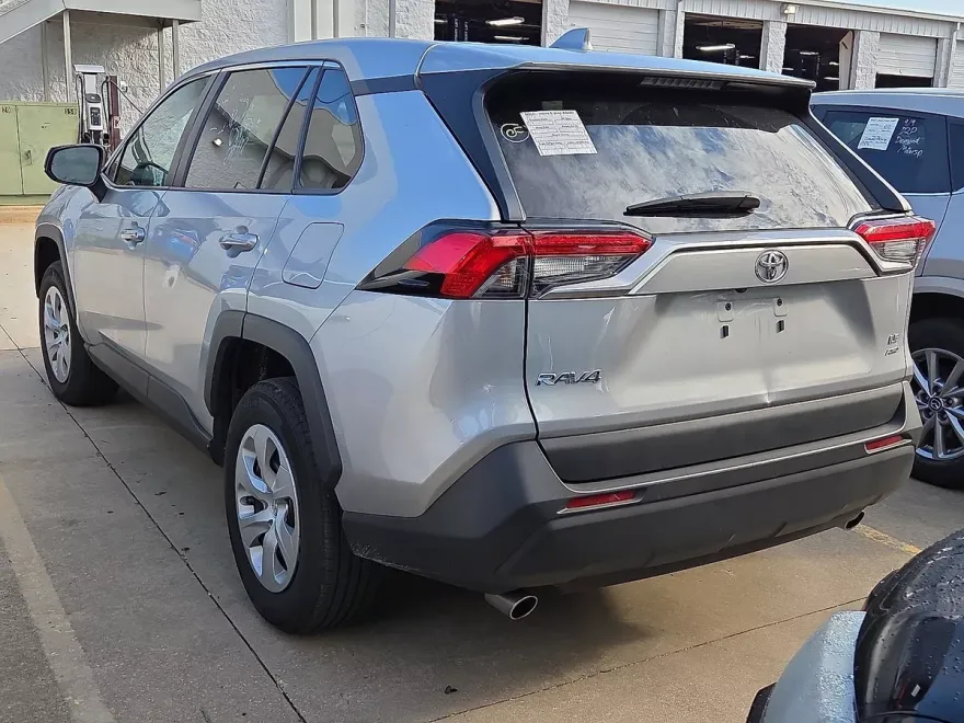 2024 Toyota RAV4 LE photo 1
