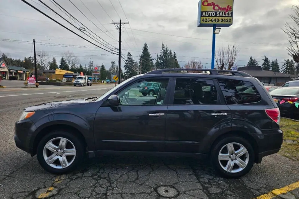 2010 Subaru Forester 2.5X Limited photo 1