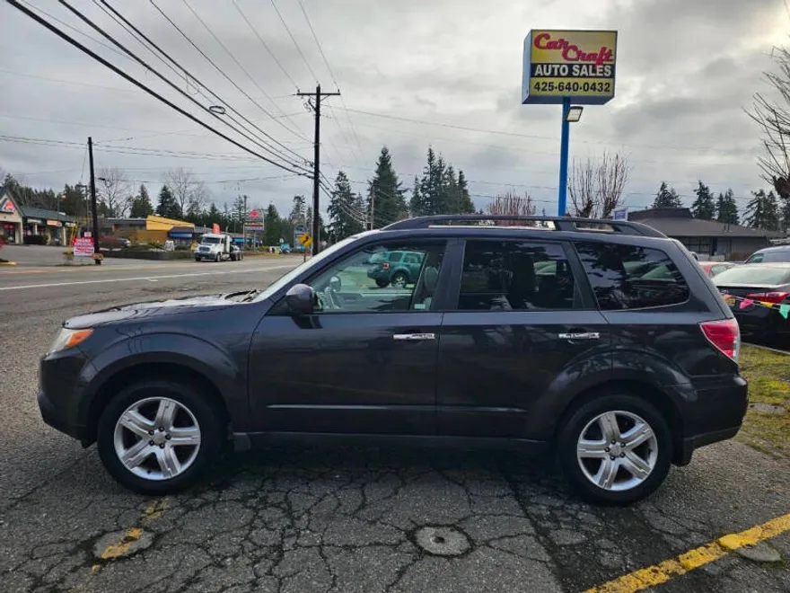 2010 Subaru Forester 2.5X Limited photo 1