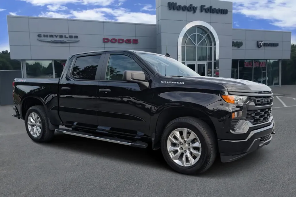2024 Chevrolet Silverado 1500 Custom photo 1