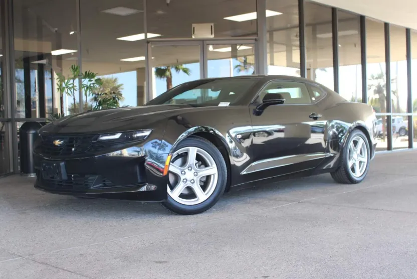 2023 Chevrolet Camaro 1LS 1LT photo 1