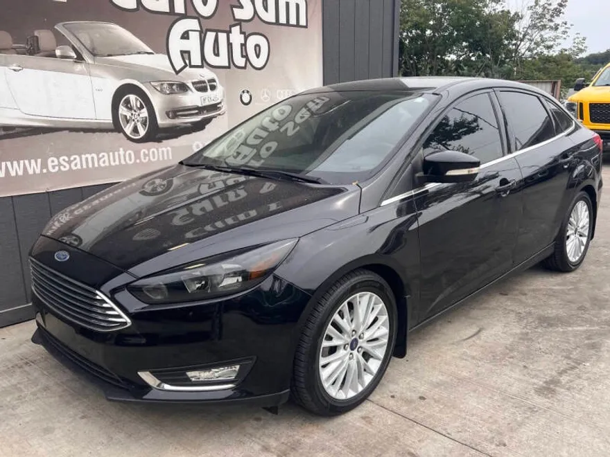 2016 Ford Focus Titanium photo 1