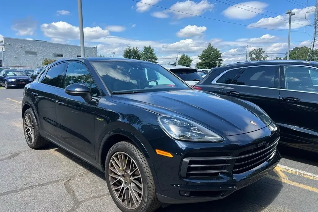 2023 Porsche Cayenne E-Hybrid Coupe Platinum Edition photo 1
