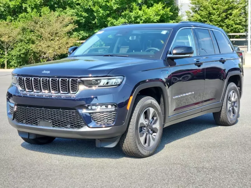 2023 Jeep Cherokee 4xe photo 1