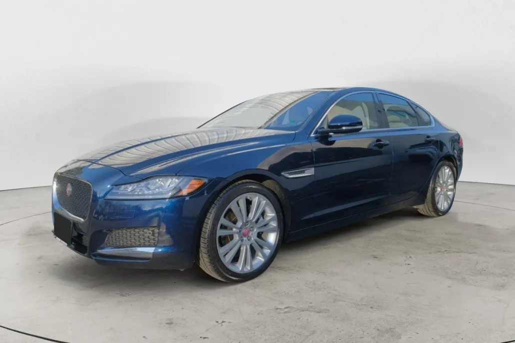 2020 Jaguar XF 25t Premium photo 1