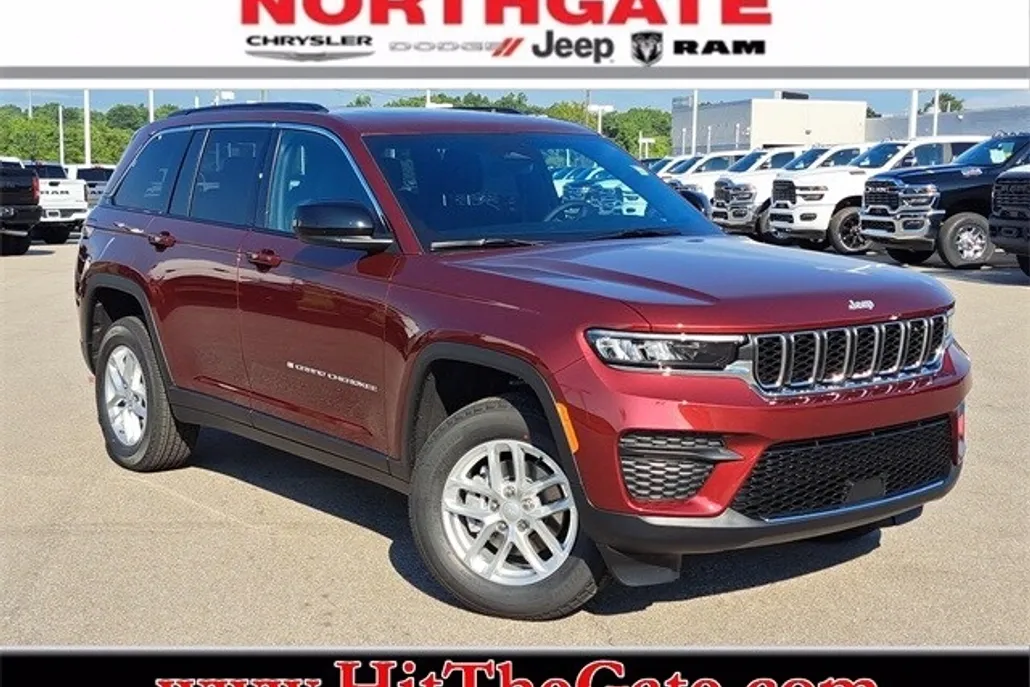 2025 Jeep Grand Cherokee Laredo photo 1