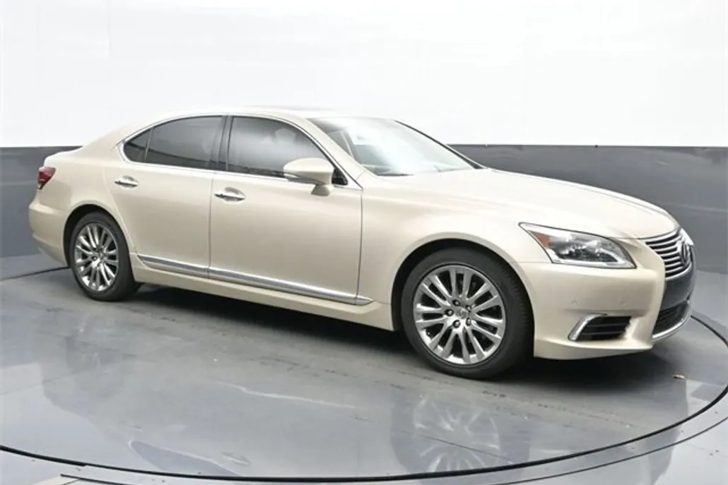2014 Lexus LS 460 photo 1