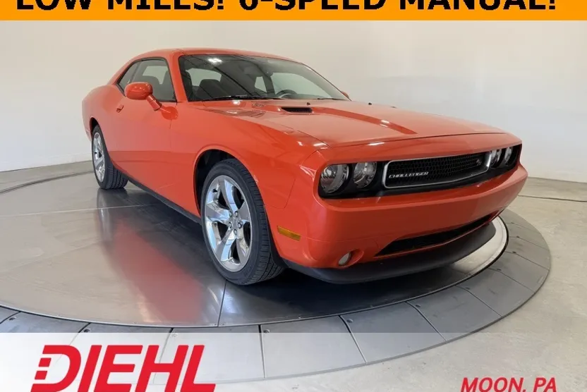 2013 Dodge Challenger R/T photo 1