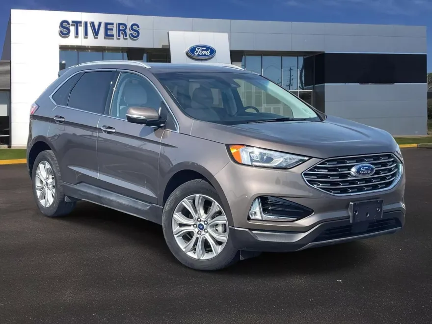 2019 Ford Edge Titanium photo 1