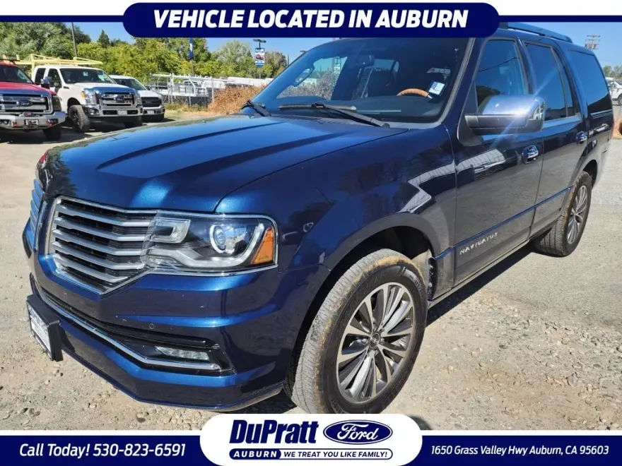 2017 Lincoln Navigator Select photo 1