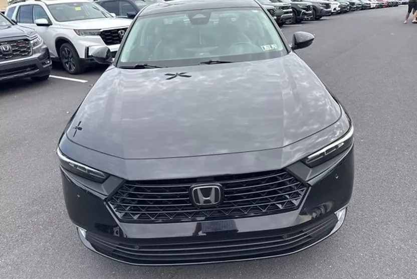 2023 Honda Accord Hybrid Touring photo 1