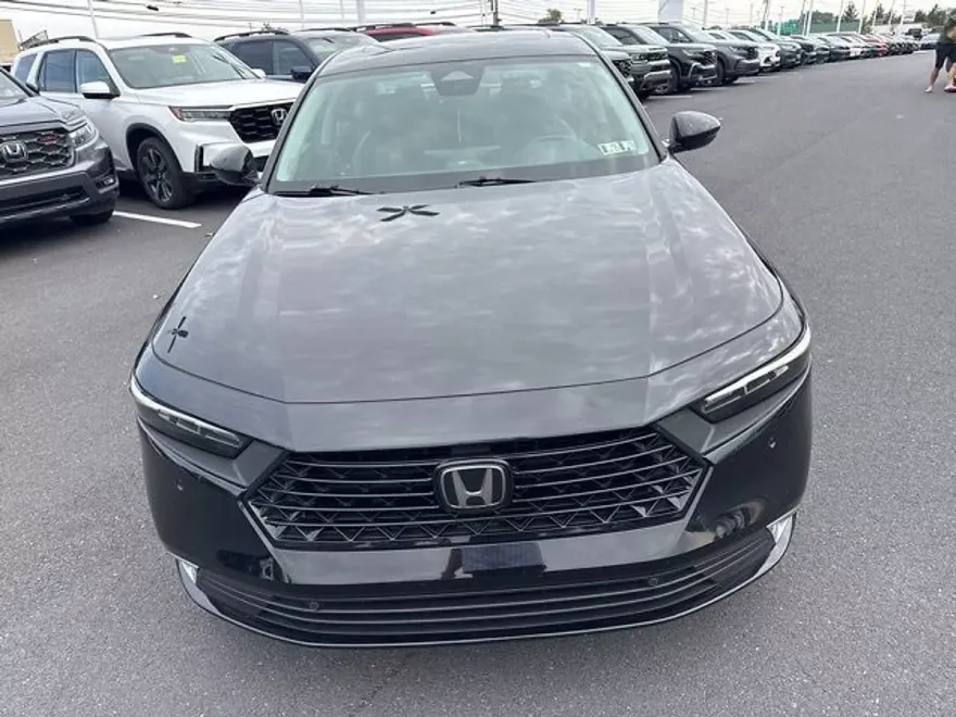 2023 Honda Accord Hybrid Touring photo 1