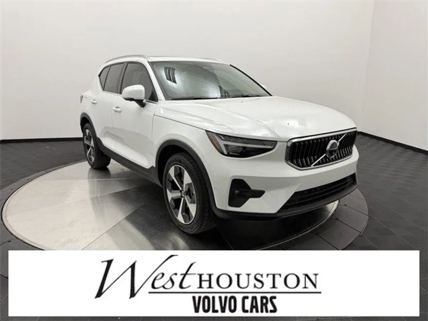 2025 Volvo XC40 Plus photo 1