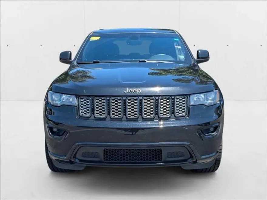 2018 Jeep Grand Cherokee Altitude photo 1