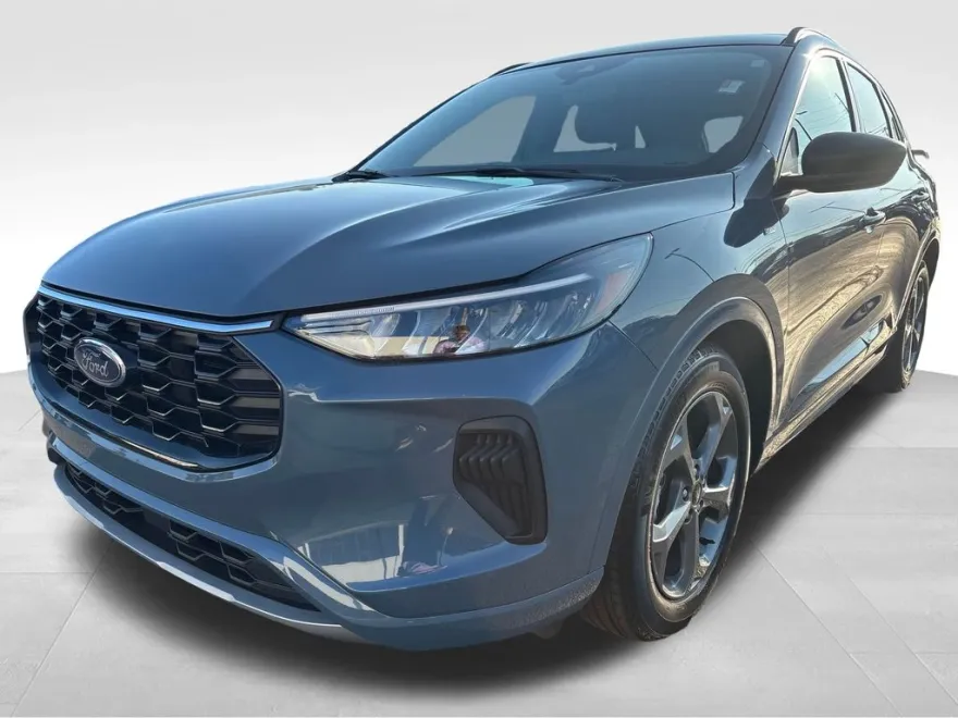 2023 Ford Escape ST-Line photo 1