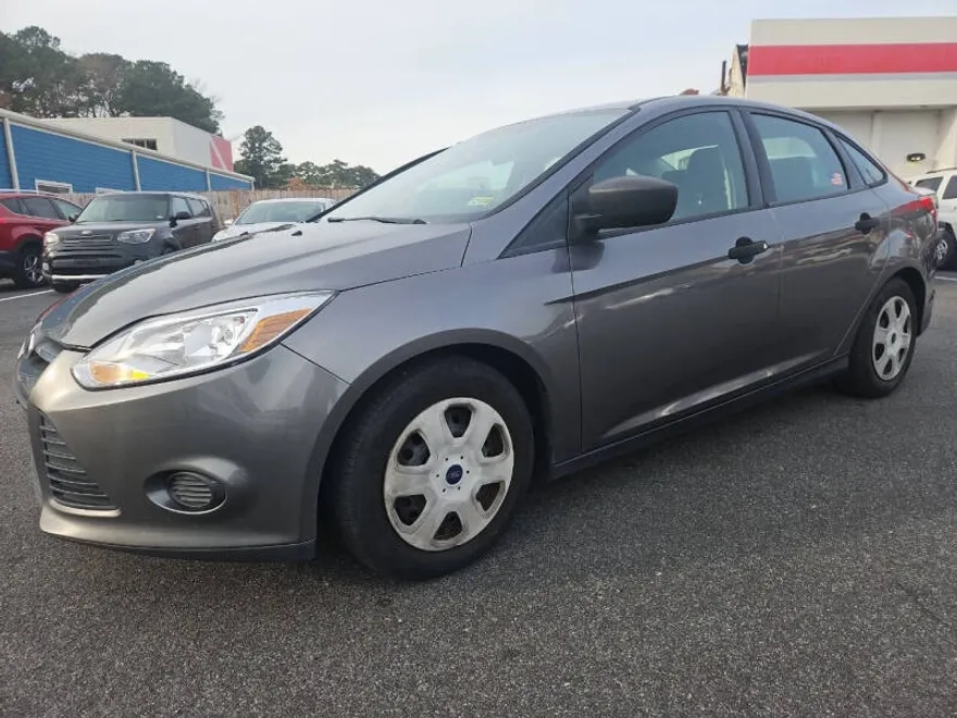 2014 Ford Focus S photo 1