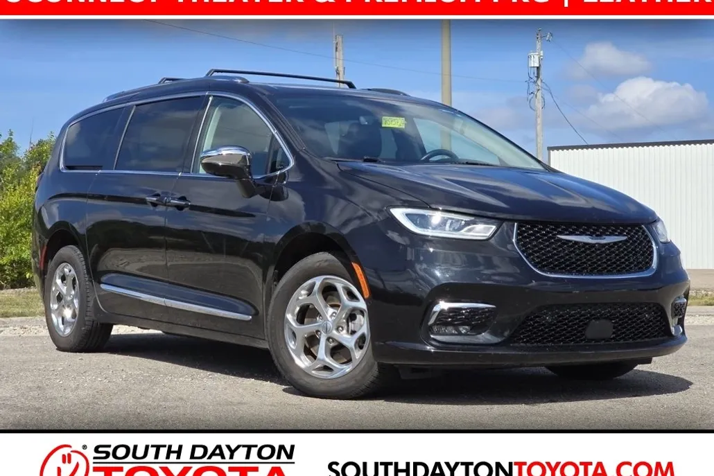 2021 Chrysler Pacifica Limited photo 1