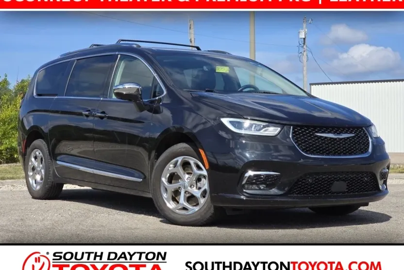 2021 Chrysler Pacifica Limited photo 1